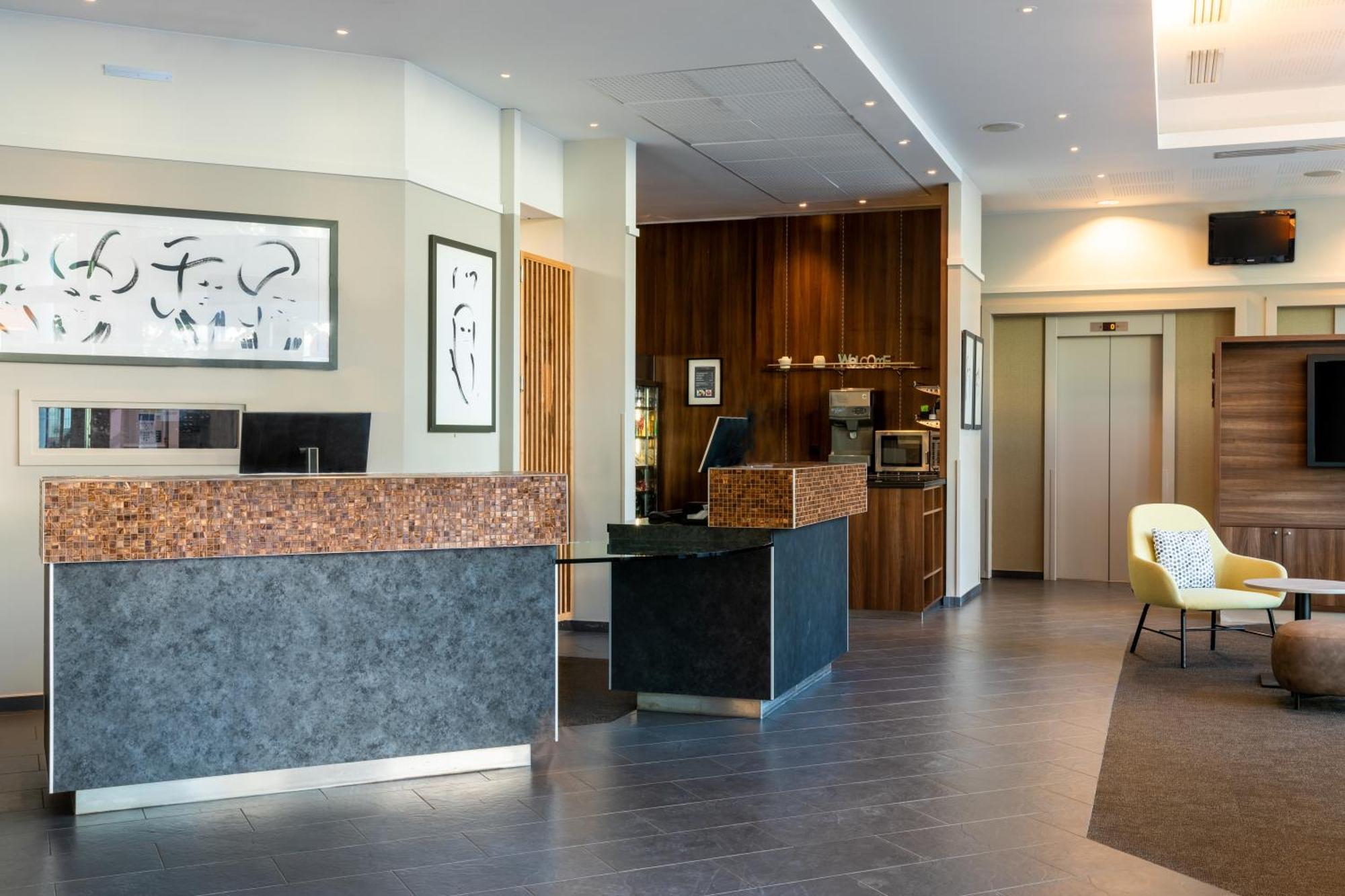 Courtyard By Marriott Paris Saint Denis Hotel Exterior foto